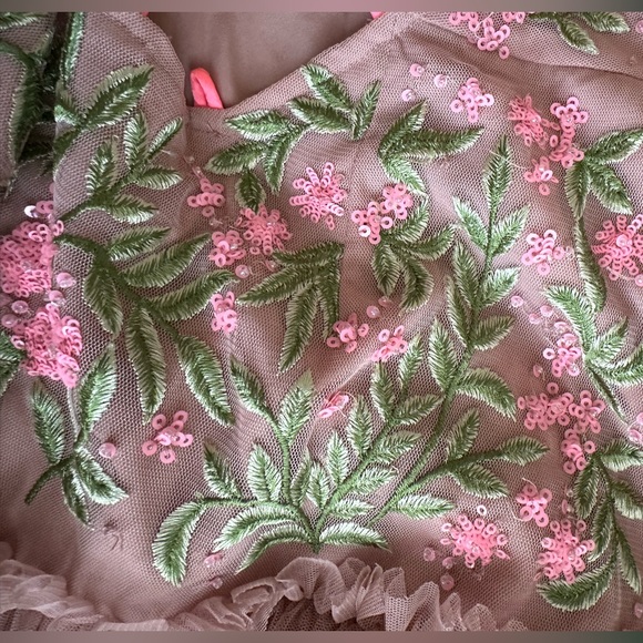 Halter embroidered sequin gown - Picture 5 of 5